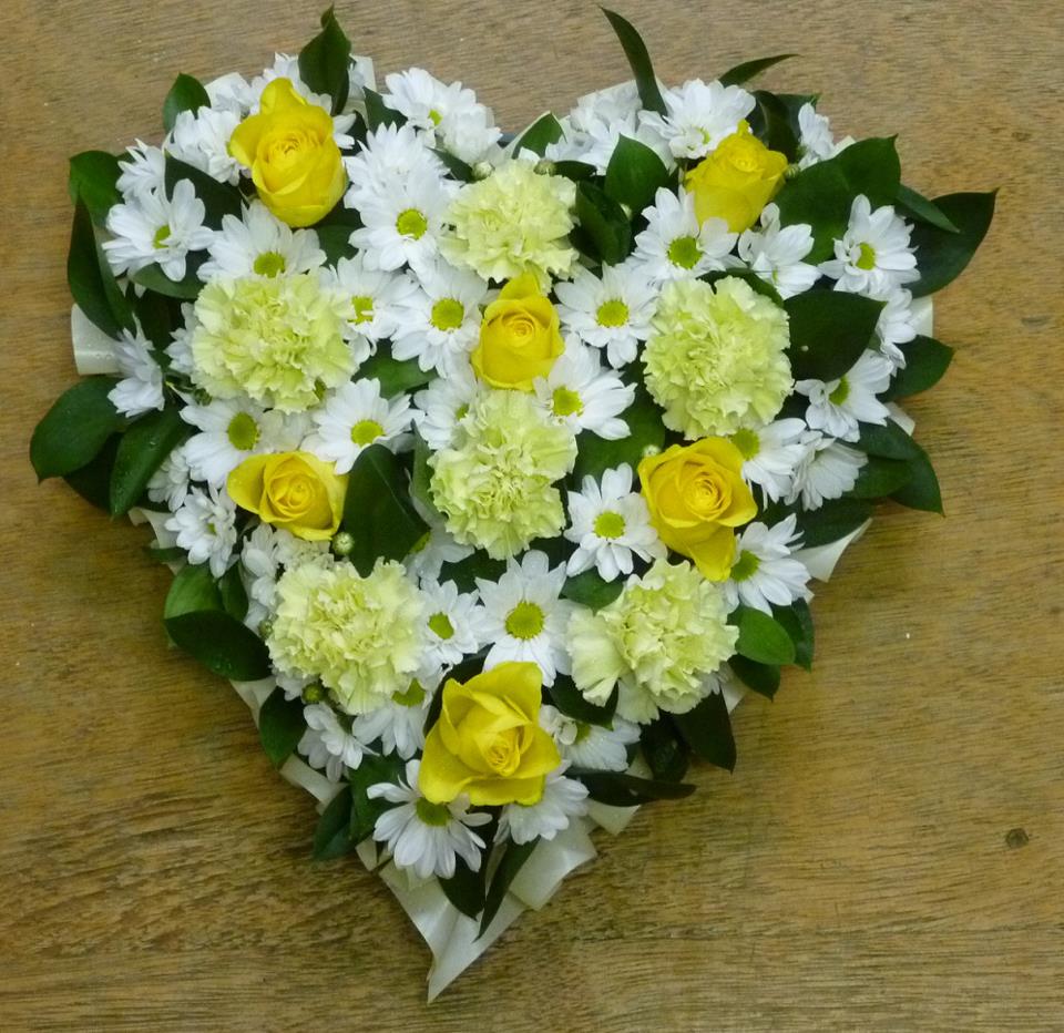 floral arrangement cottonbuds florists Northampton